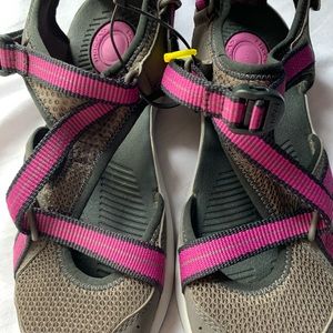 Brand new teva sandals